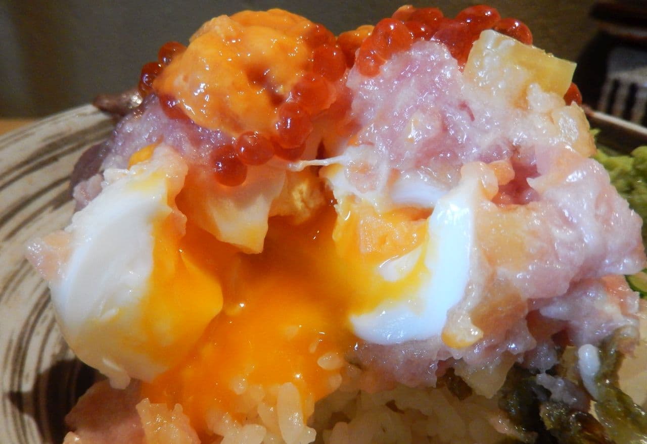 Kichijoji meat dress seafood bowl