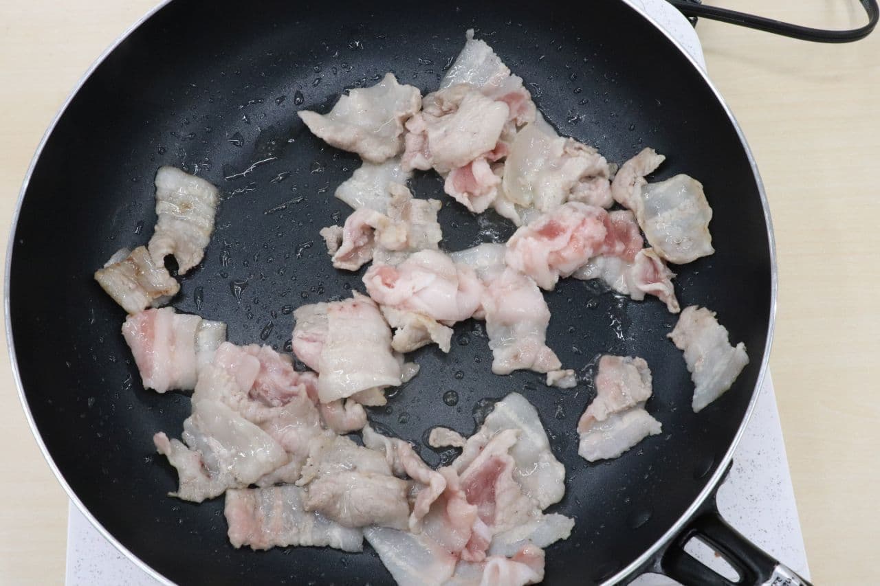 きゅうりレシピ「豚肉ときゅうりの梅炒め」