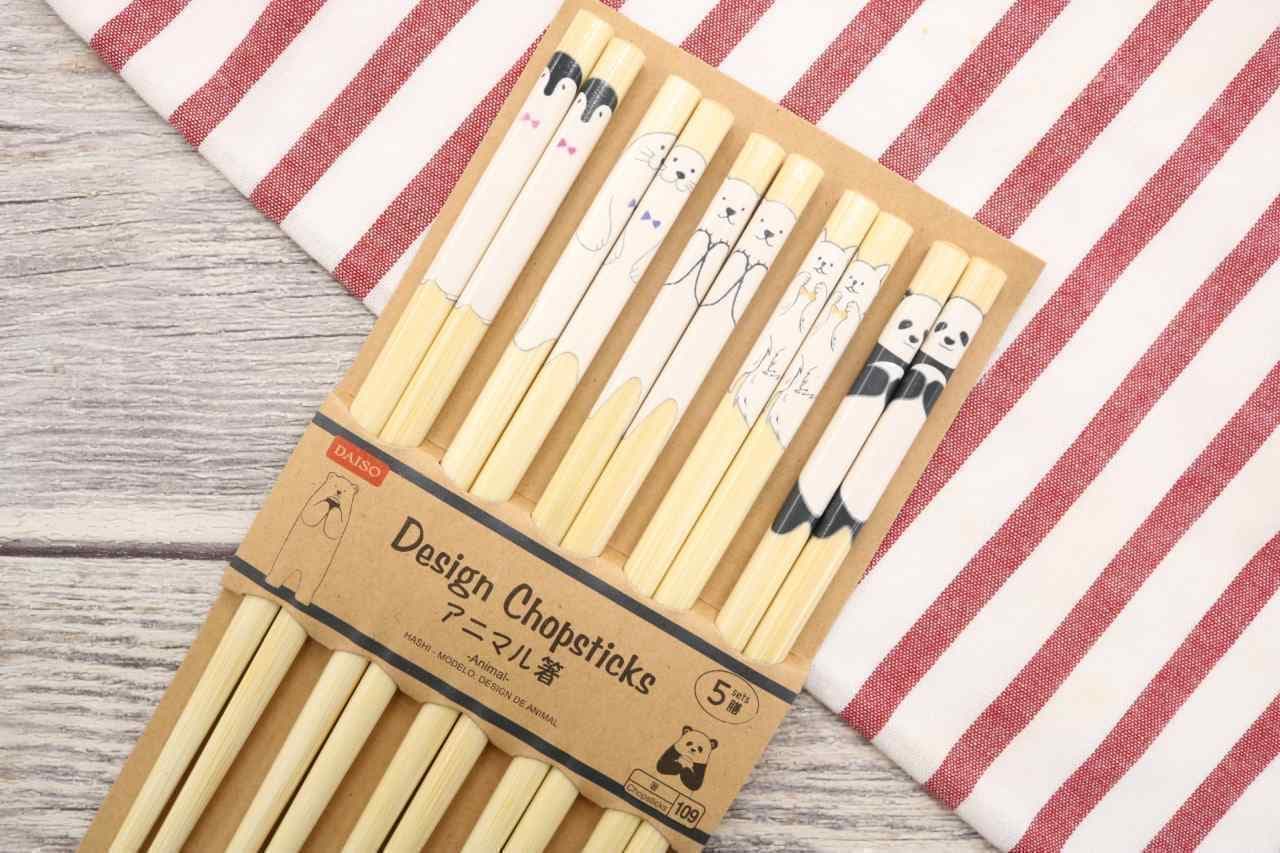 Daiso's 100 average "animal chopsticks"