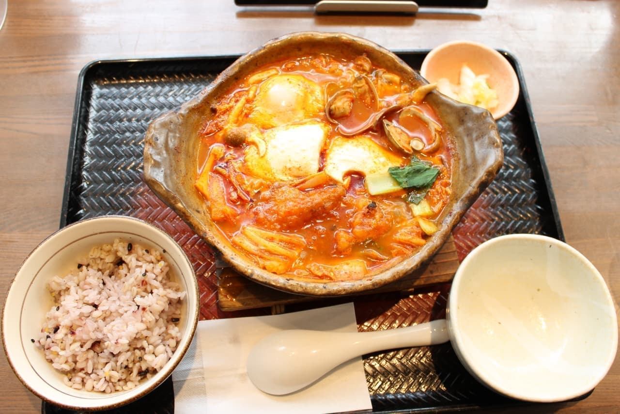 Ootoya "Alaska pollack and clams with rich spicy jjigae pot set meal"
