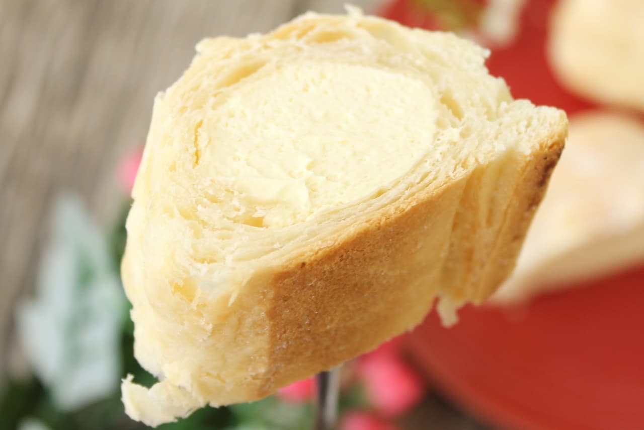 FamilyMart Limited "Chilled Corone Pie (Cheese Cream)"