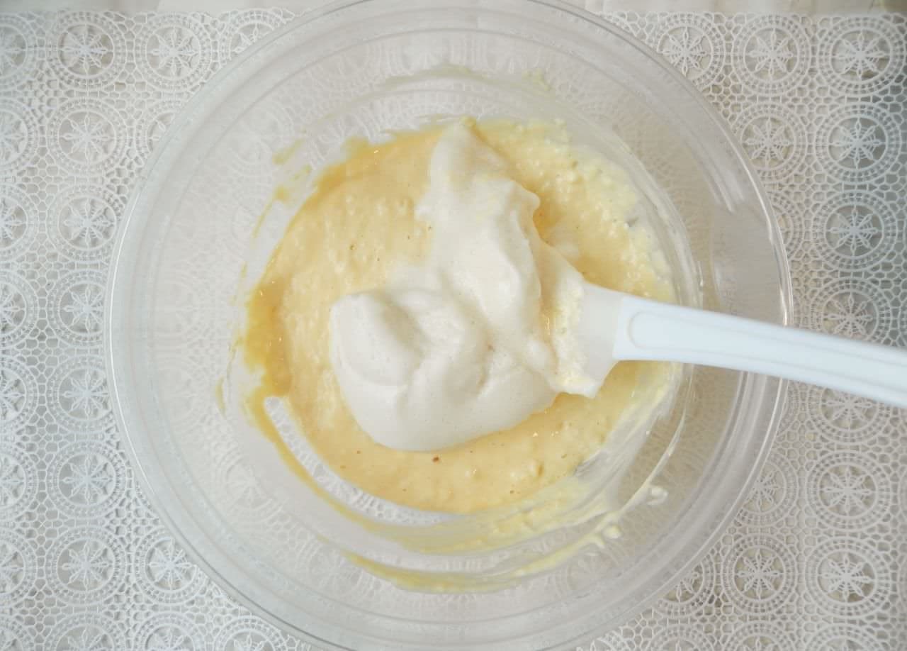 Ricotta-style pancakes with yogurt