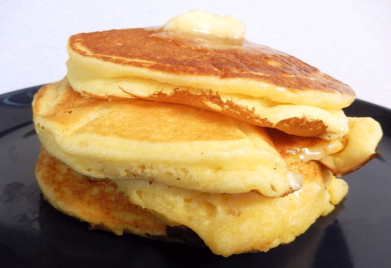 Ricotta-style pancakes with yogurt