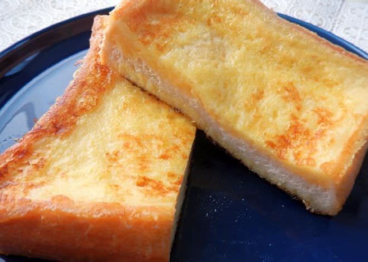 French toast with condensed milk
