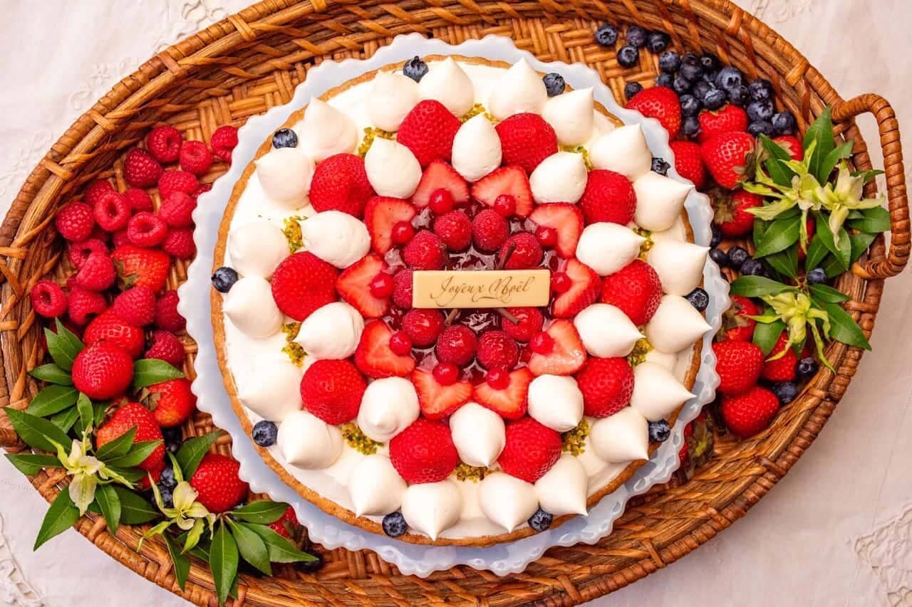 Kirfebon "Strawberry and Berry Cheese Mousse Tart"