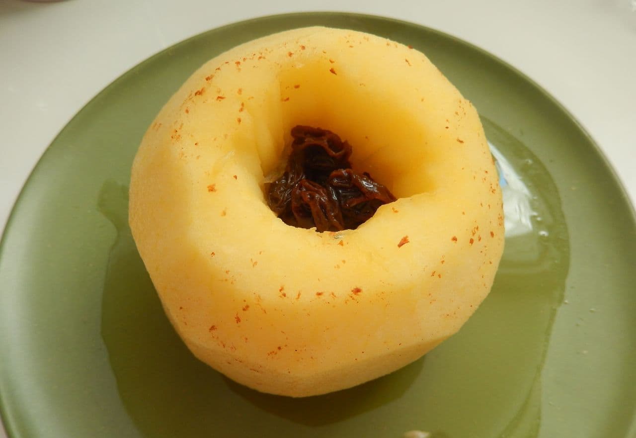 丸ごとりんごのアップルパイ