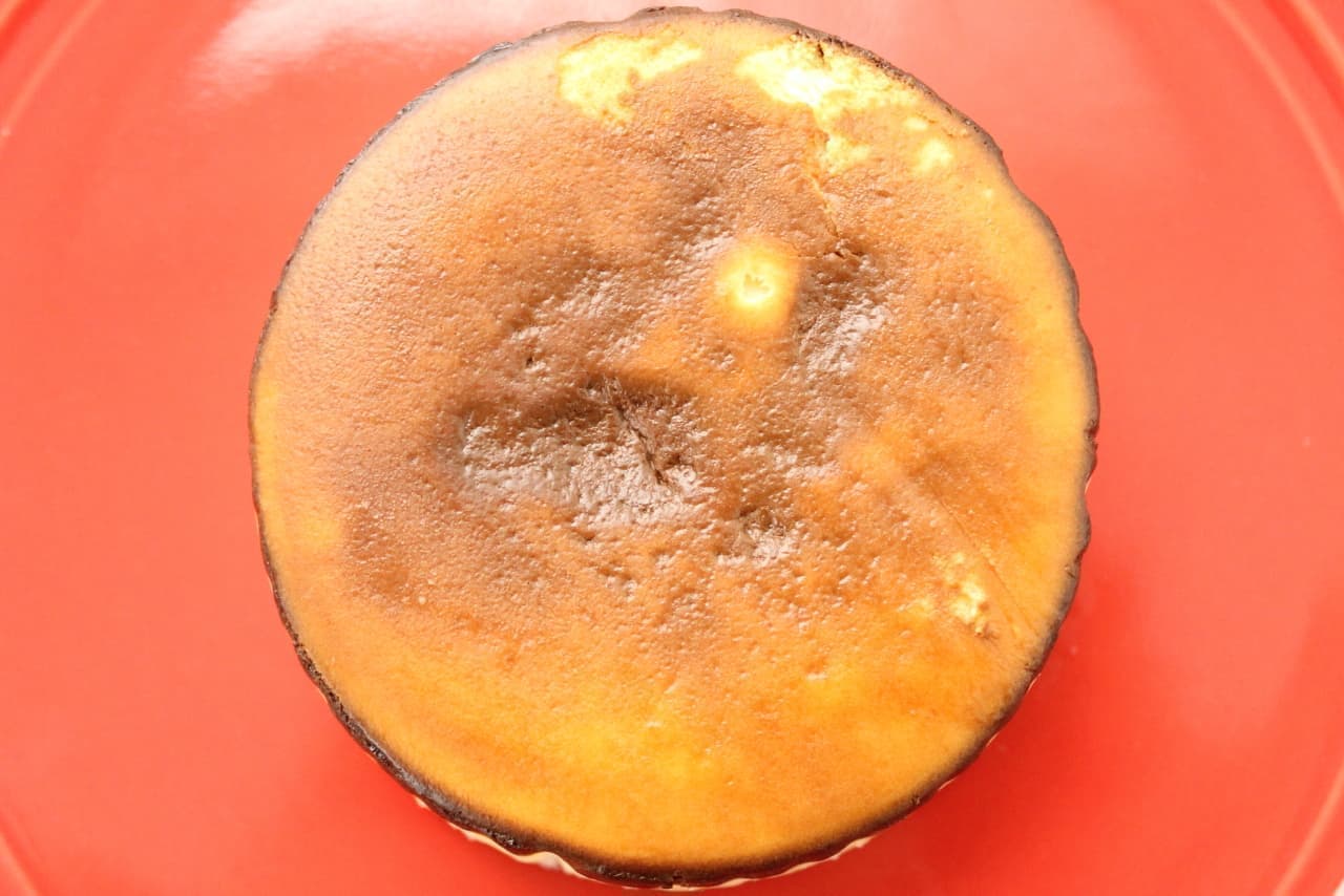 KINOKUNIYA's "Basque-style cheese cake"