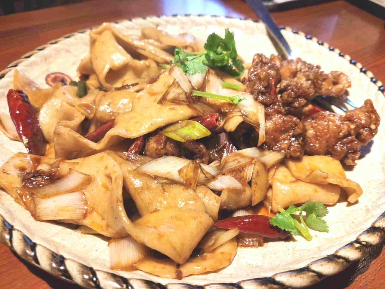 中国茶房8のベルト麺