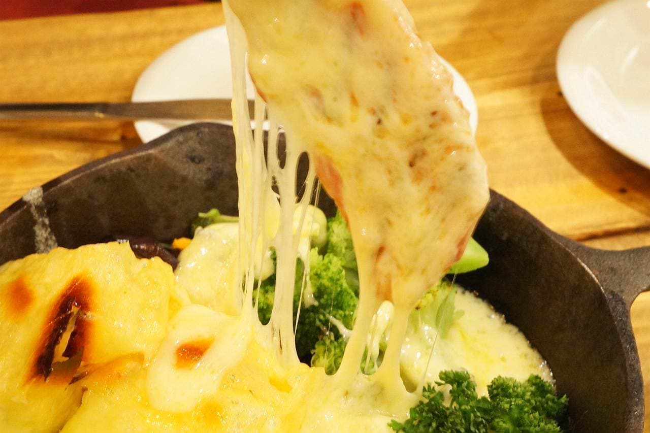 CCC Cheese Cheese Cafe "Raclette Cheese Grill Plate"