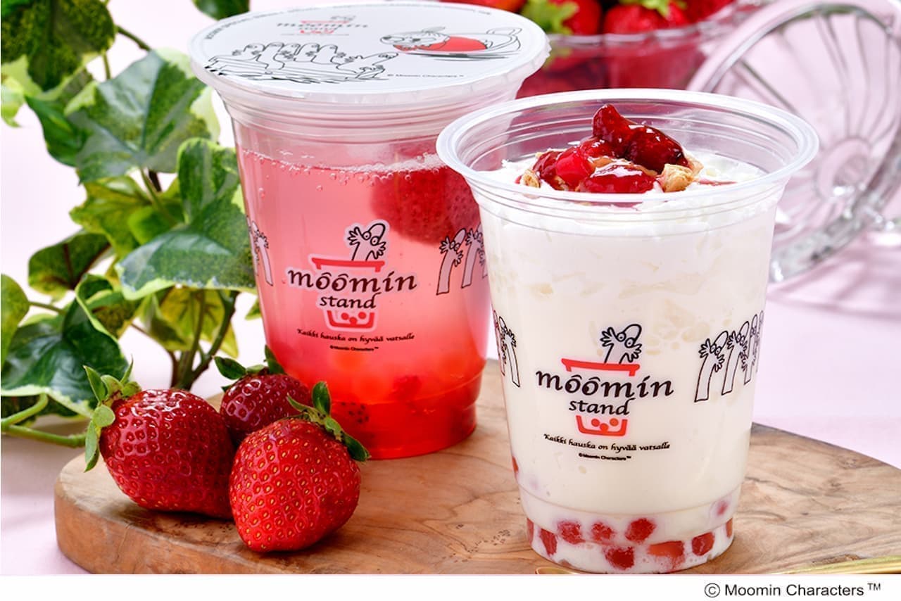 A drink full of strawberries on the Moomin stand! "Strawberry cheesecake" and "Strawberry soda"