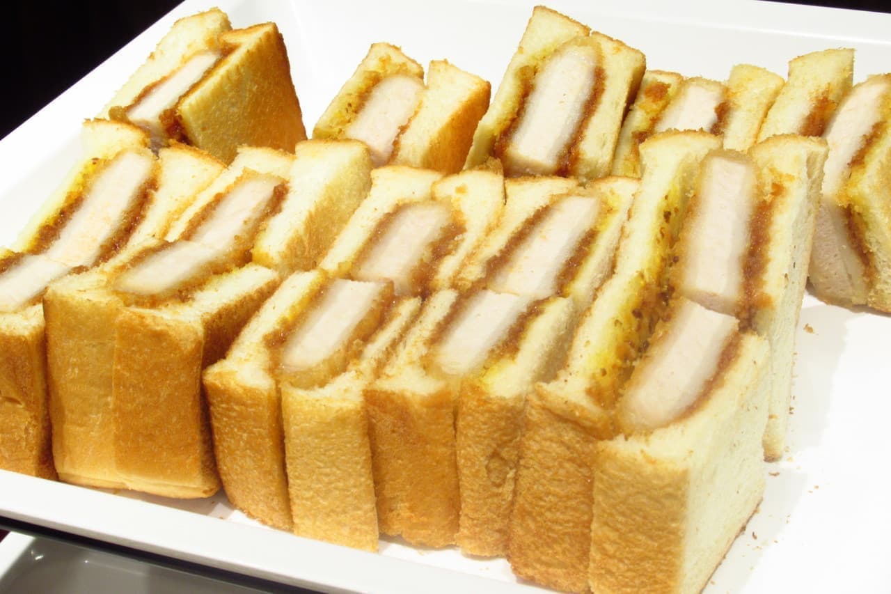 サンドッグイン神戸屋パン食べ放題