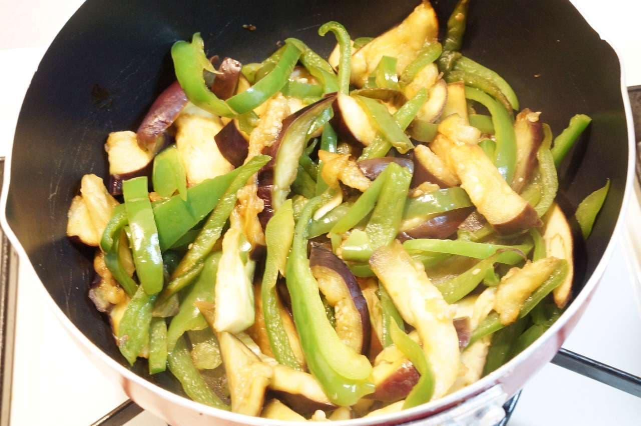 Stir-fried eggplant and peppers
