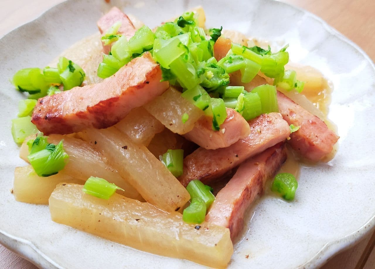 simmered radish and bacon with butter