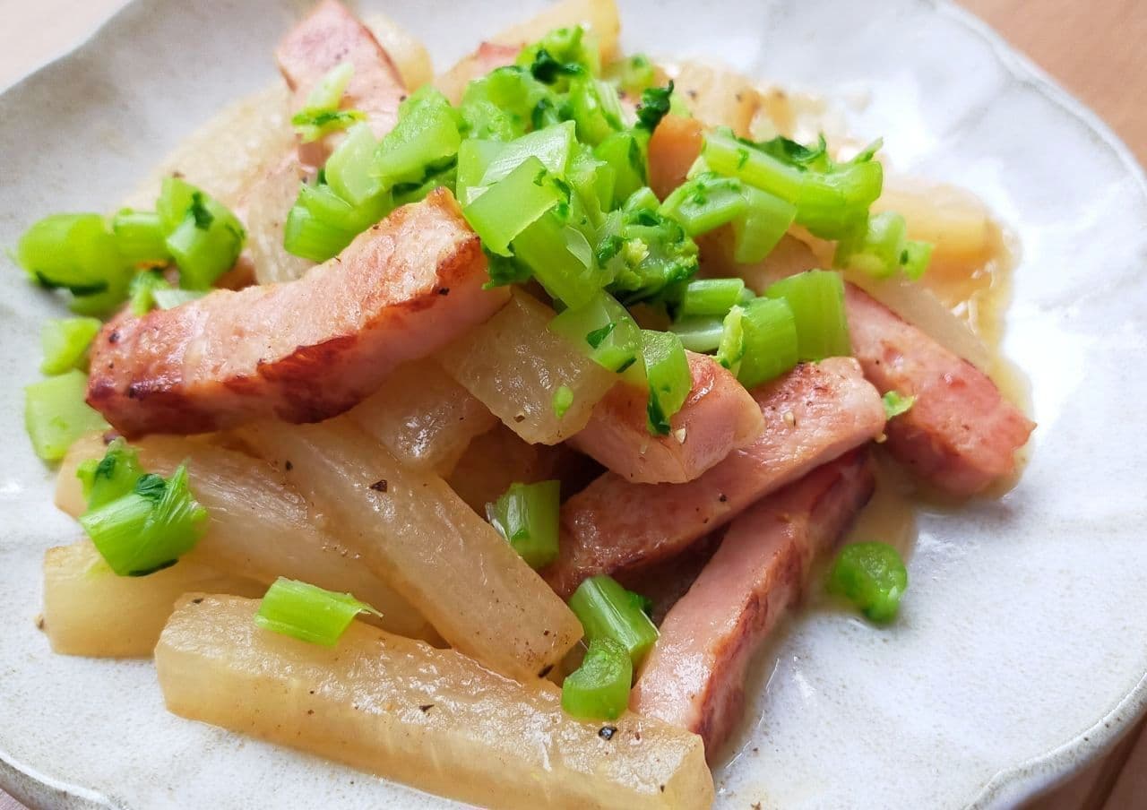 simmered radish and bacon with butter