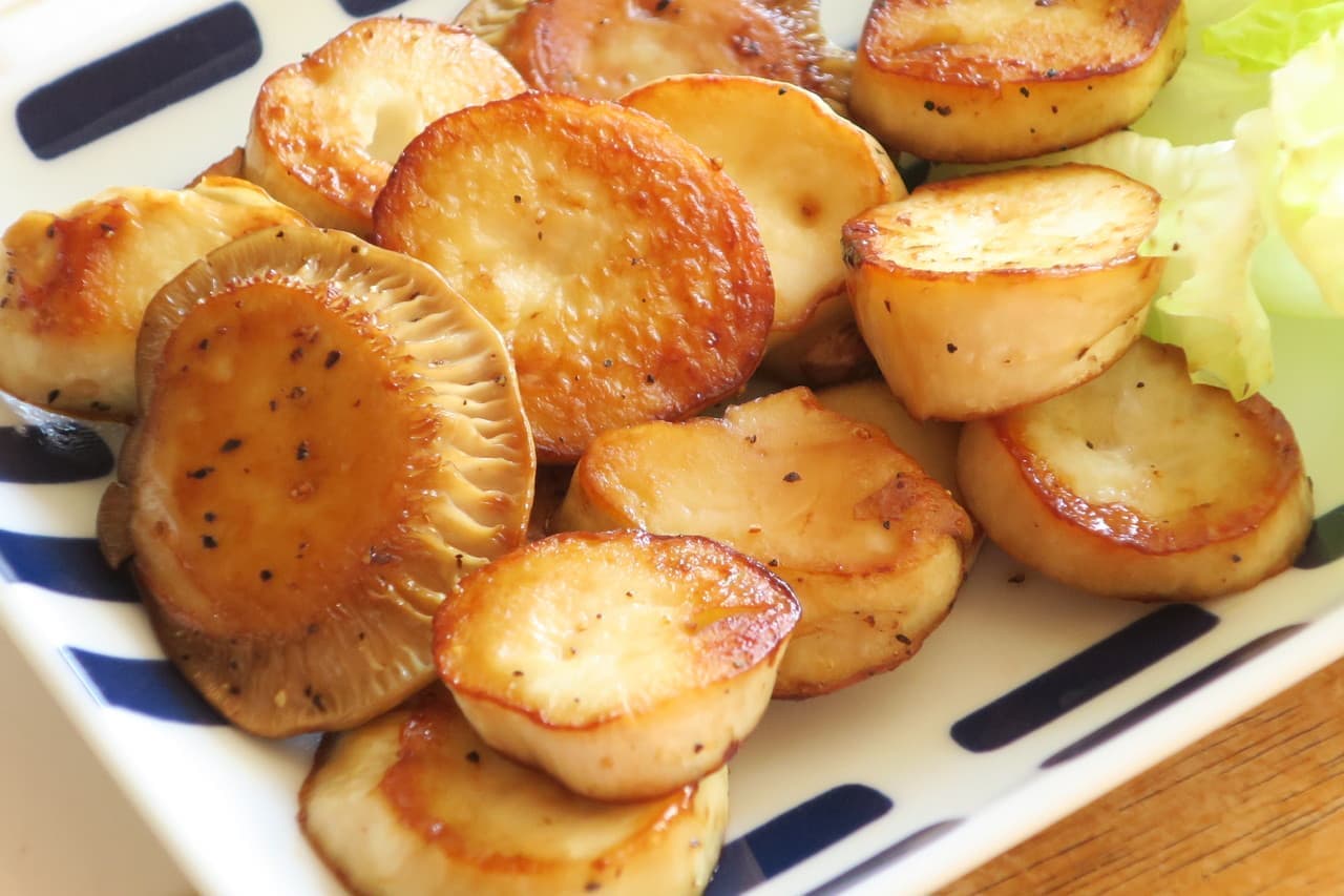 Scallop-style fried trumpet with butter and soy sauce