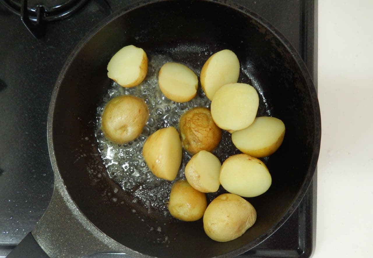 Easy recipe "new potato butter soy sauce stir-fry"