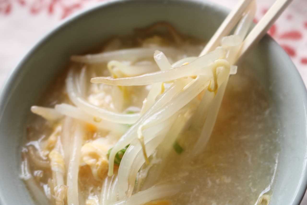 Easy & Saving "Chinese-style soup of bean sprouts"