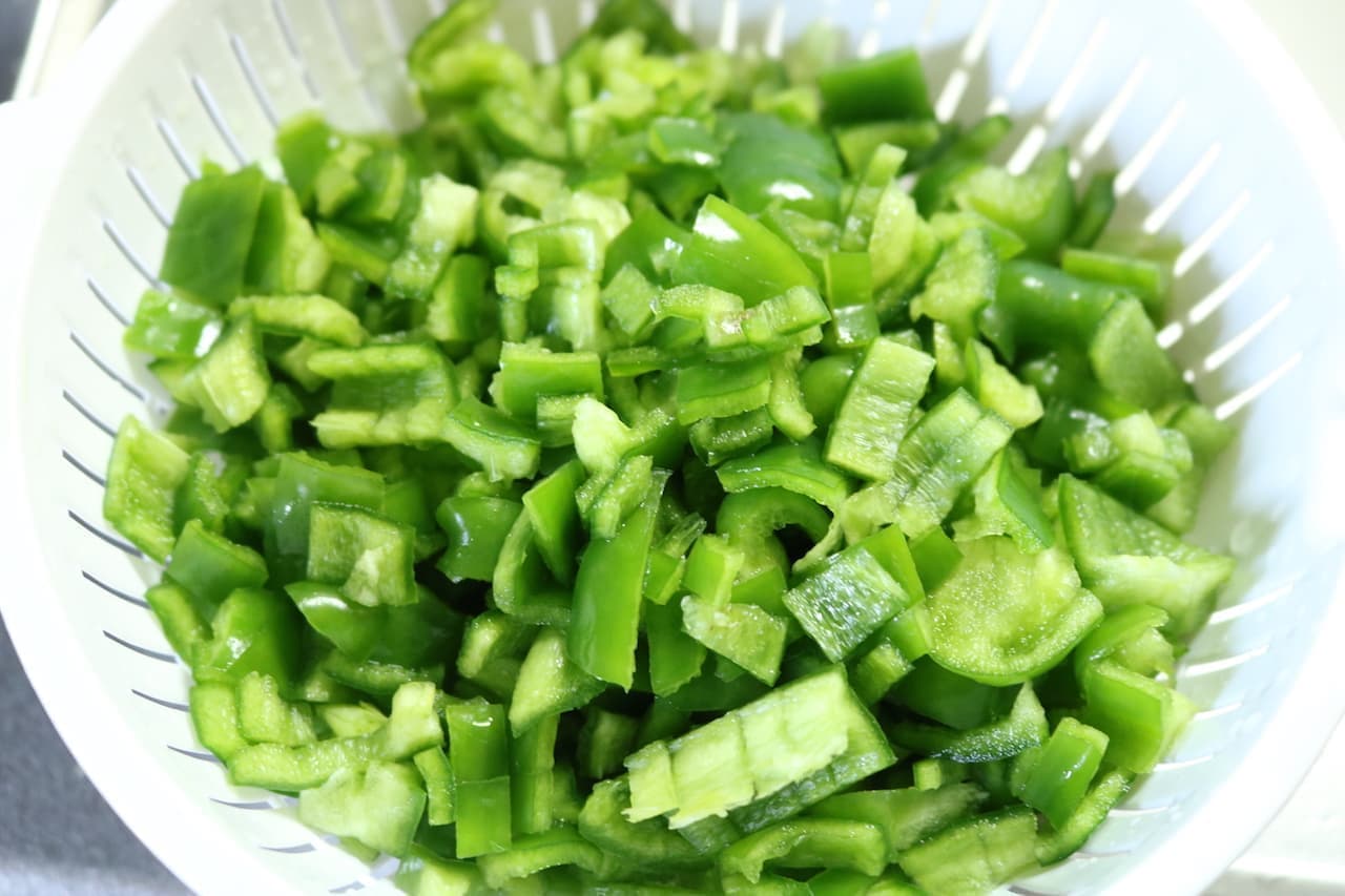 Simple recipe "Tsukudani of peppers"