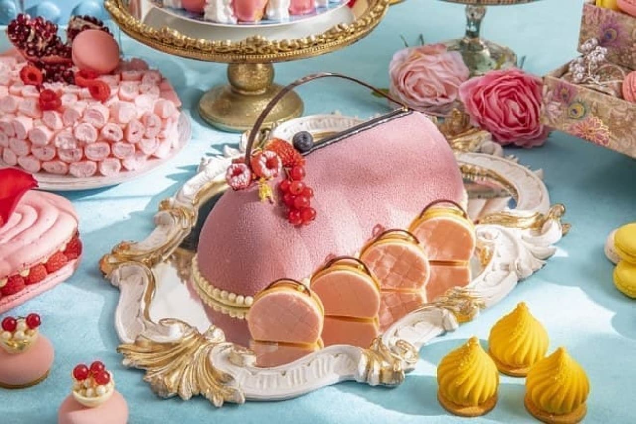 Hilton Tokyo "Marie Antoinette Sweets Haute Couture"