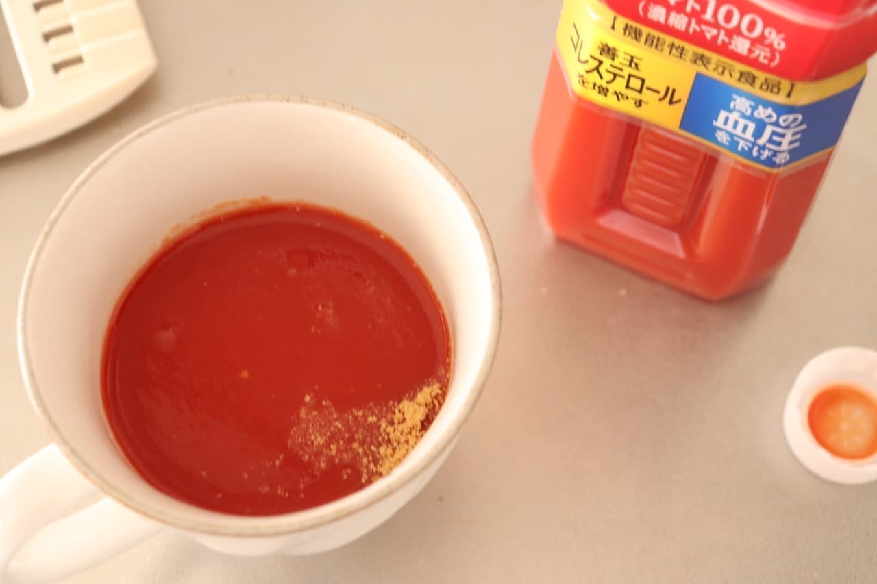 トマトジュースでスープ