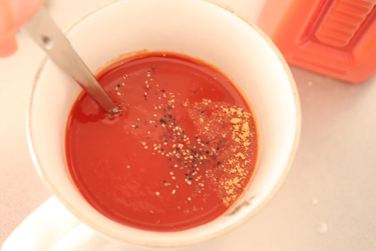 トマトジュースでスープ