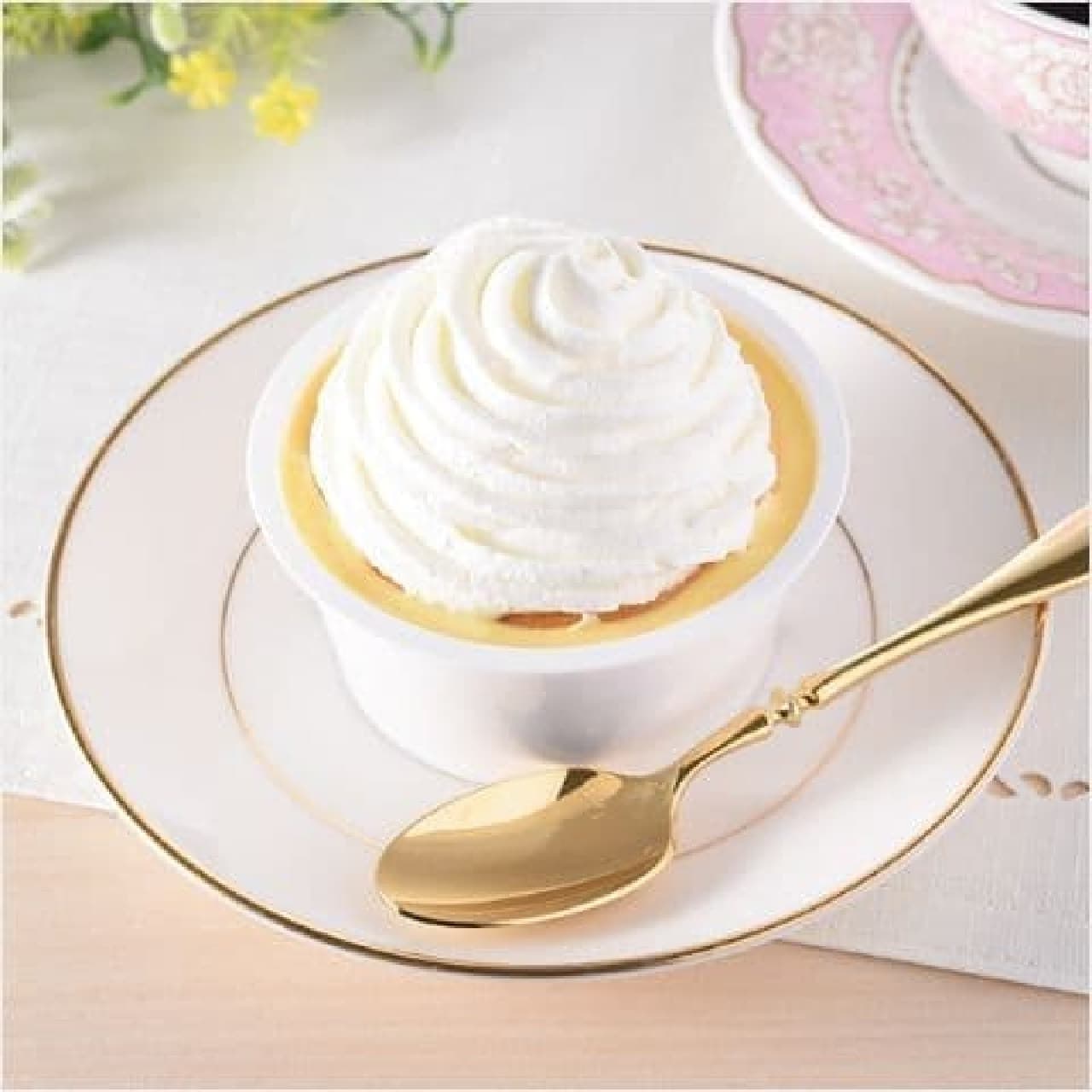 FamilyMart "Cream Hoobaru Cheesecake"