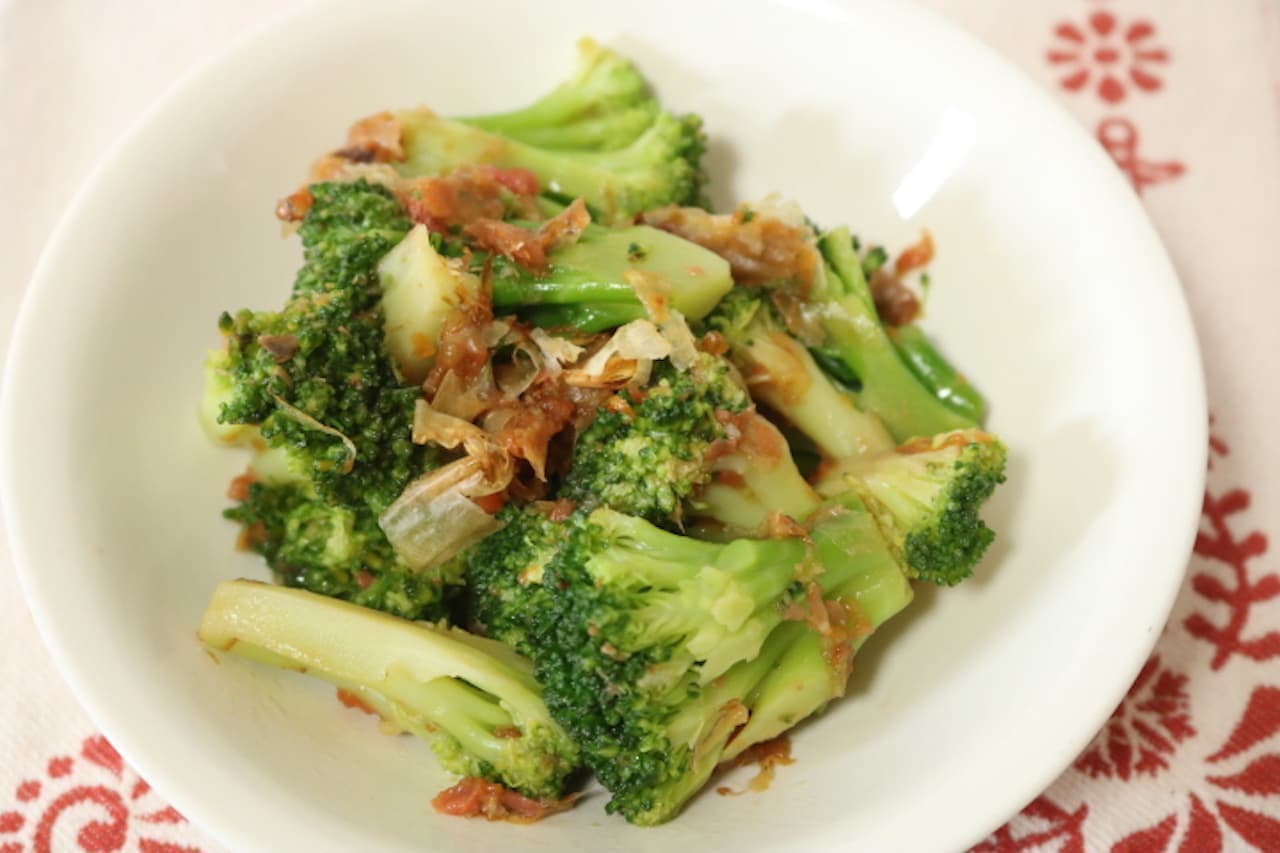 Simple recipe "broccoli plum gatsuo garlic"