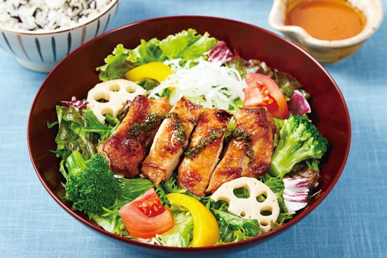 "Basil chicken salad set meal" "pork ginger grilled set meal" at Ootoya