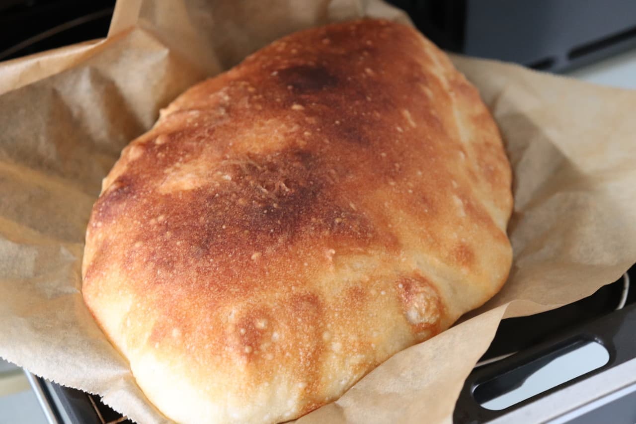 Flat-baked bread that does not knead
