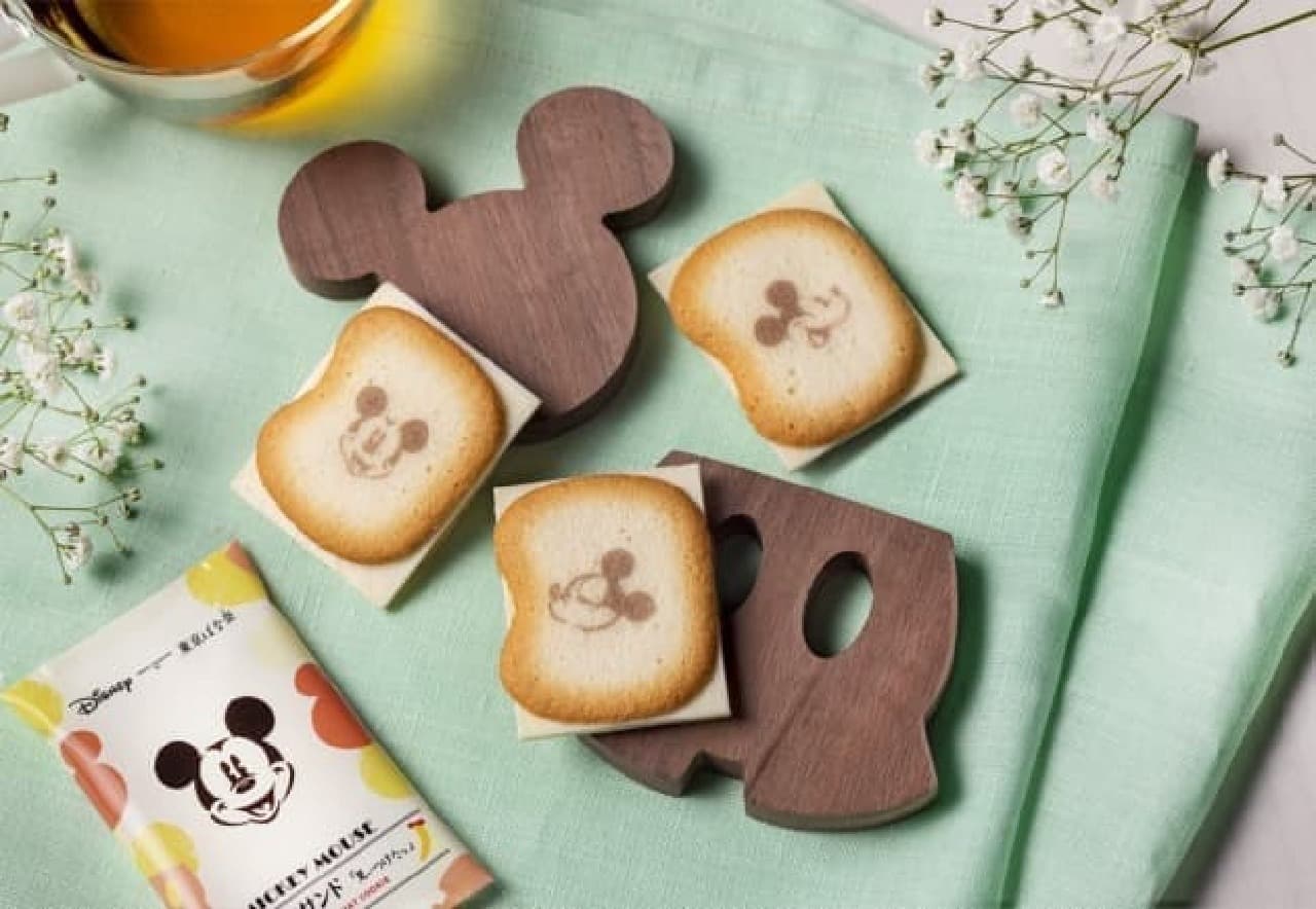 Disney SWEETS COLLECTION by 東京ばな奈『ミッキーマウス/ショコラサンド「見ぃつけたっ」』
