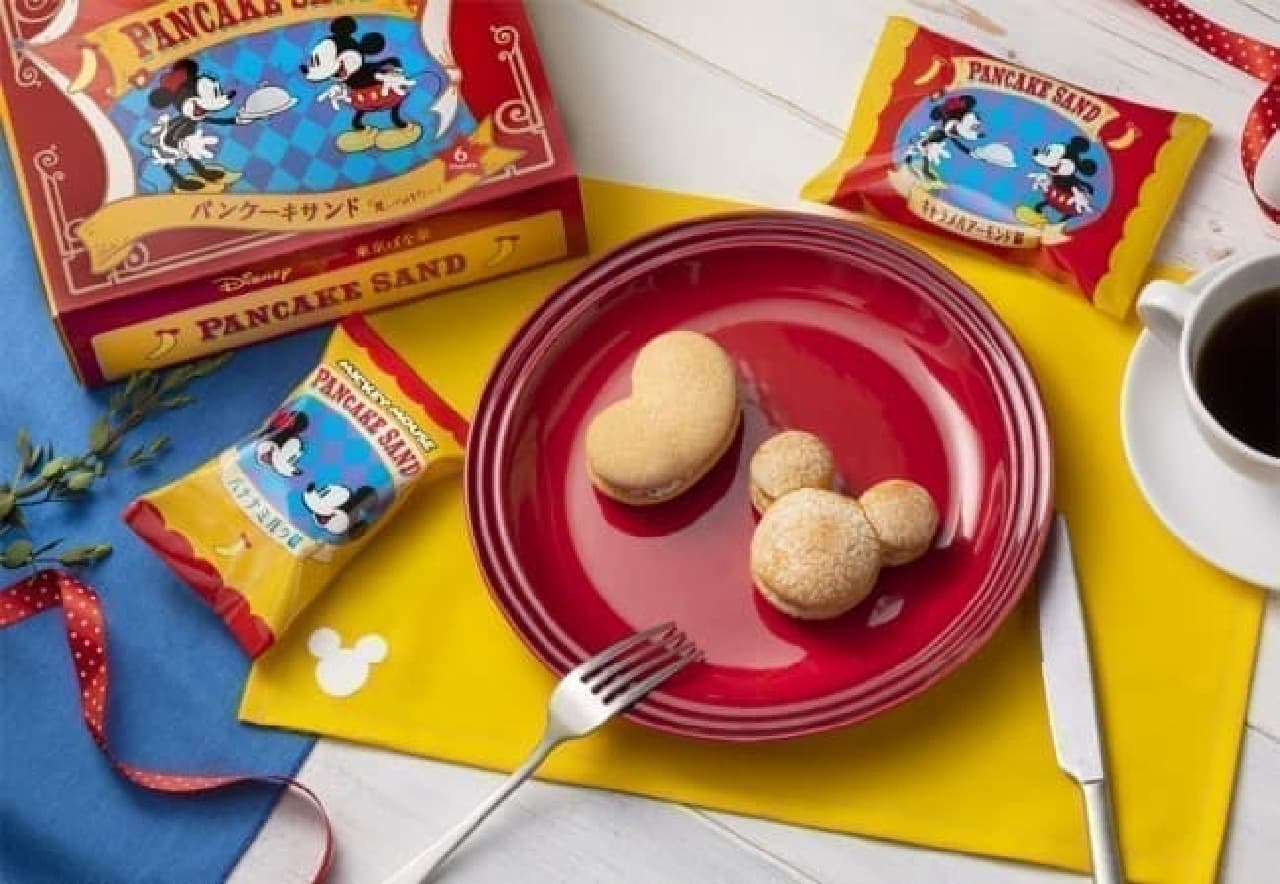 Disney SWEETS COLLECTION by 東京ばな奈のミッキーマウス/パンケーキサンド「見ぃつけたっ」