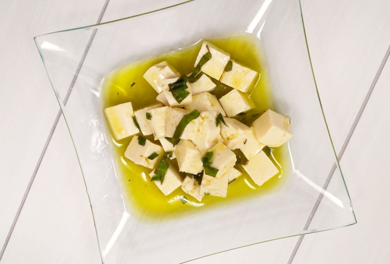 Tofu in olive oil