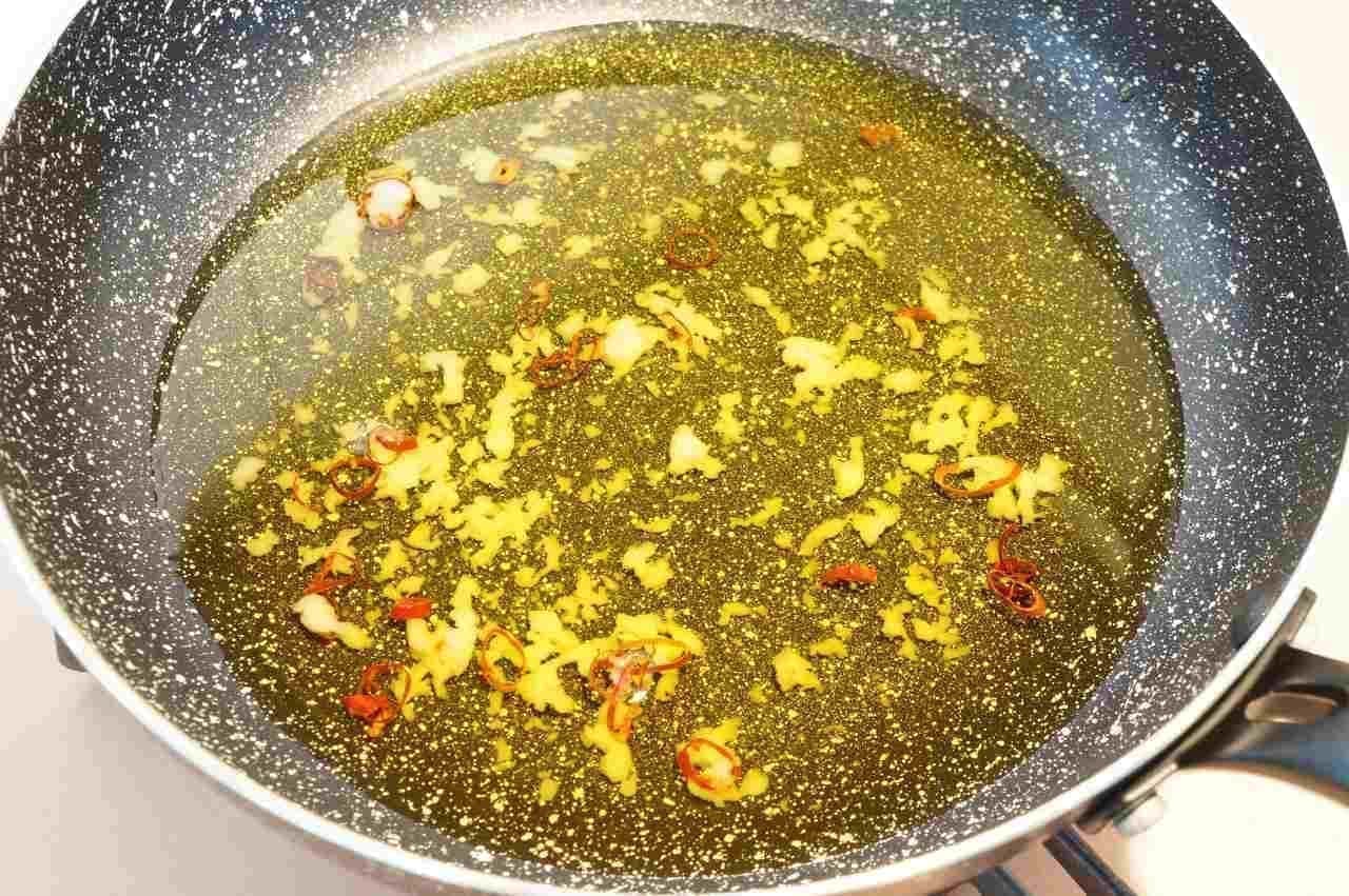 Olive oil, garlic and hawkweed
