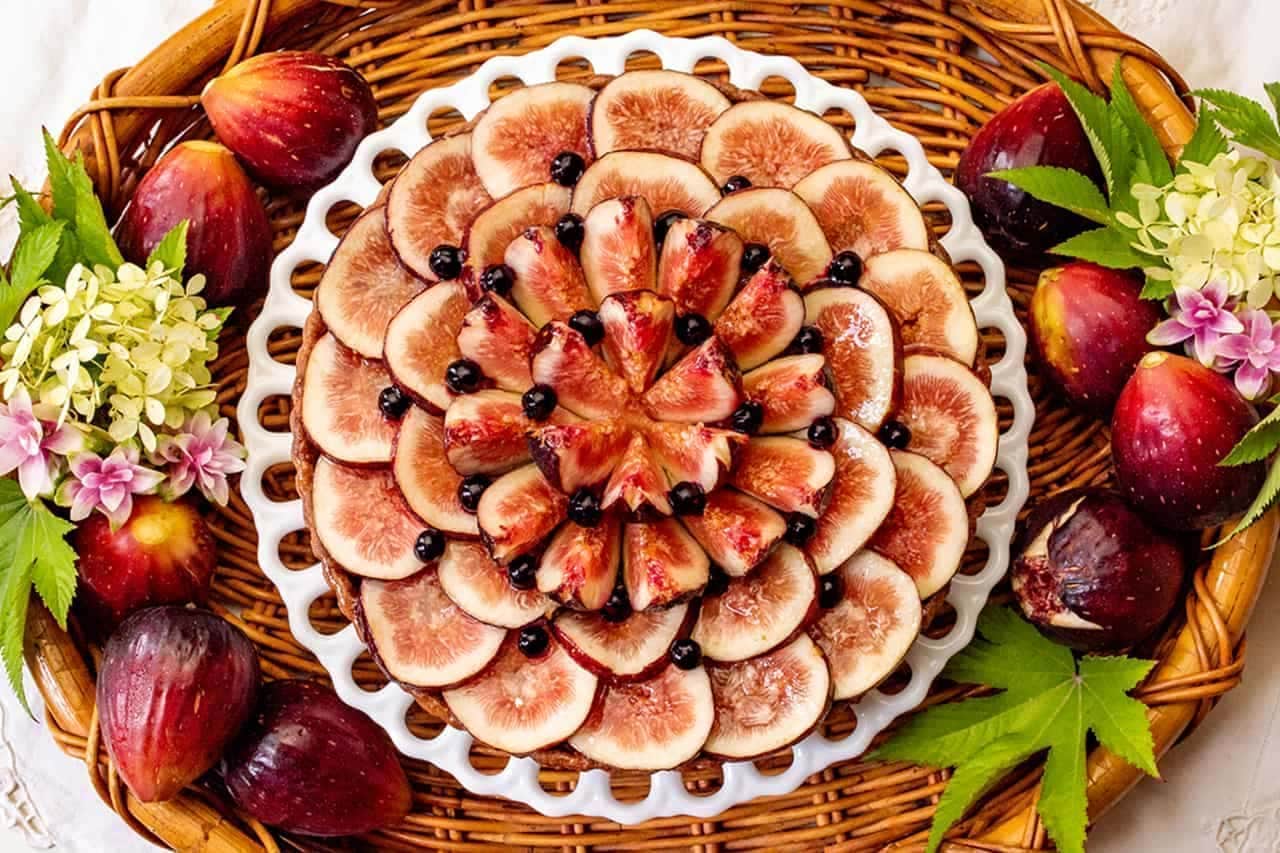 From Kirfebon, "Figs from Kawanishi, Hyogo Prefecture," Morning picking blessings "and chocolate cream tart"