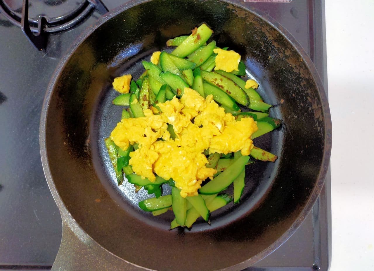 「きゅうりと卵の炒め物」簡単レシピ