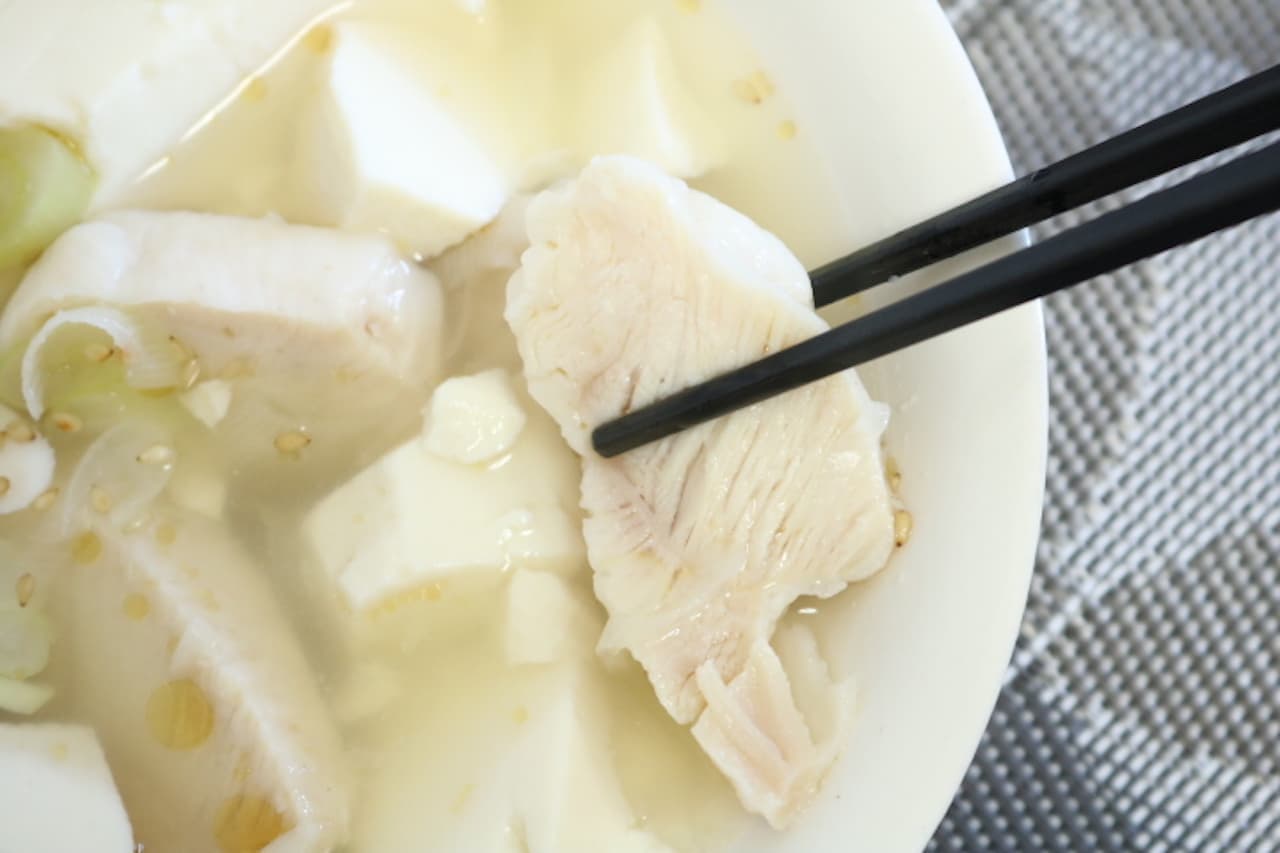 Easy "Samgyetang" made with salad chicken