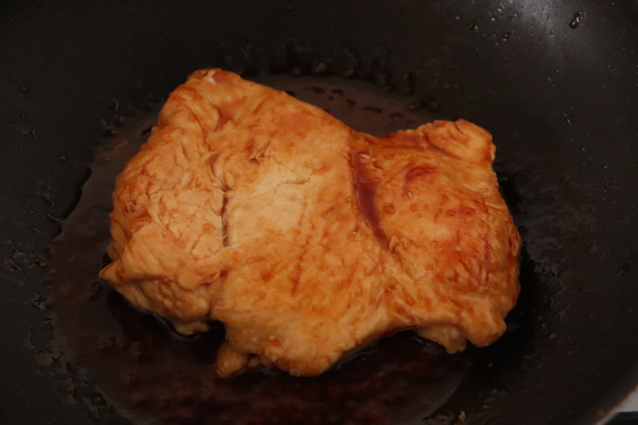 鶏むね肉のガリバタ醤油ステーキ