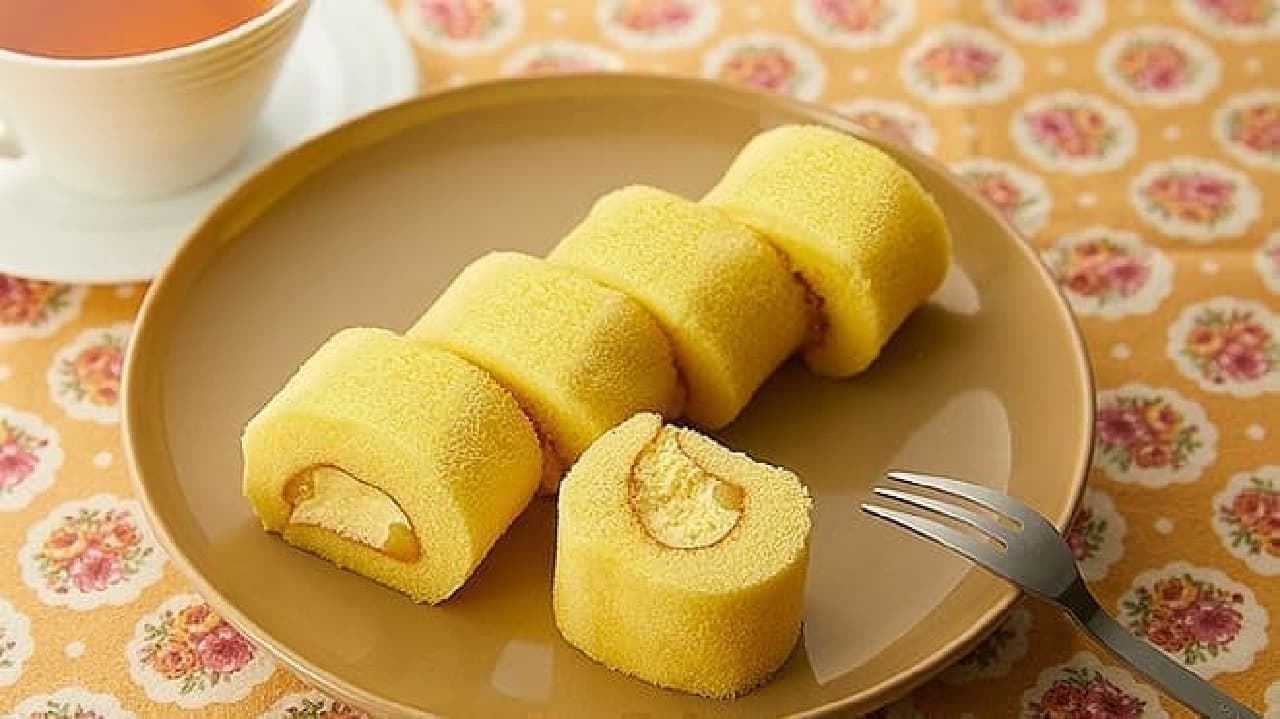 Lawson Store 100 "Swiss roll cake (sweet potato flavored cream) 5 pieces"