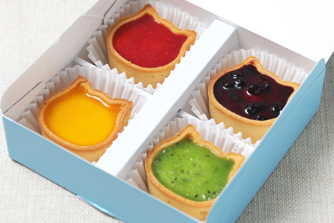 "Chibineko Cheesecake 4 Assortment" with colorful jam
