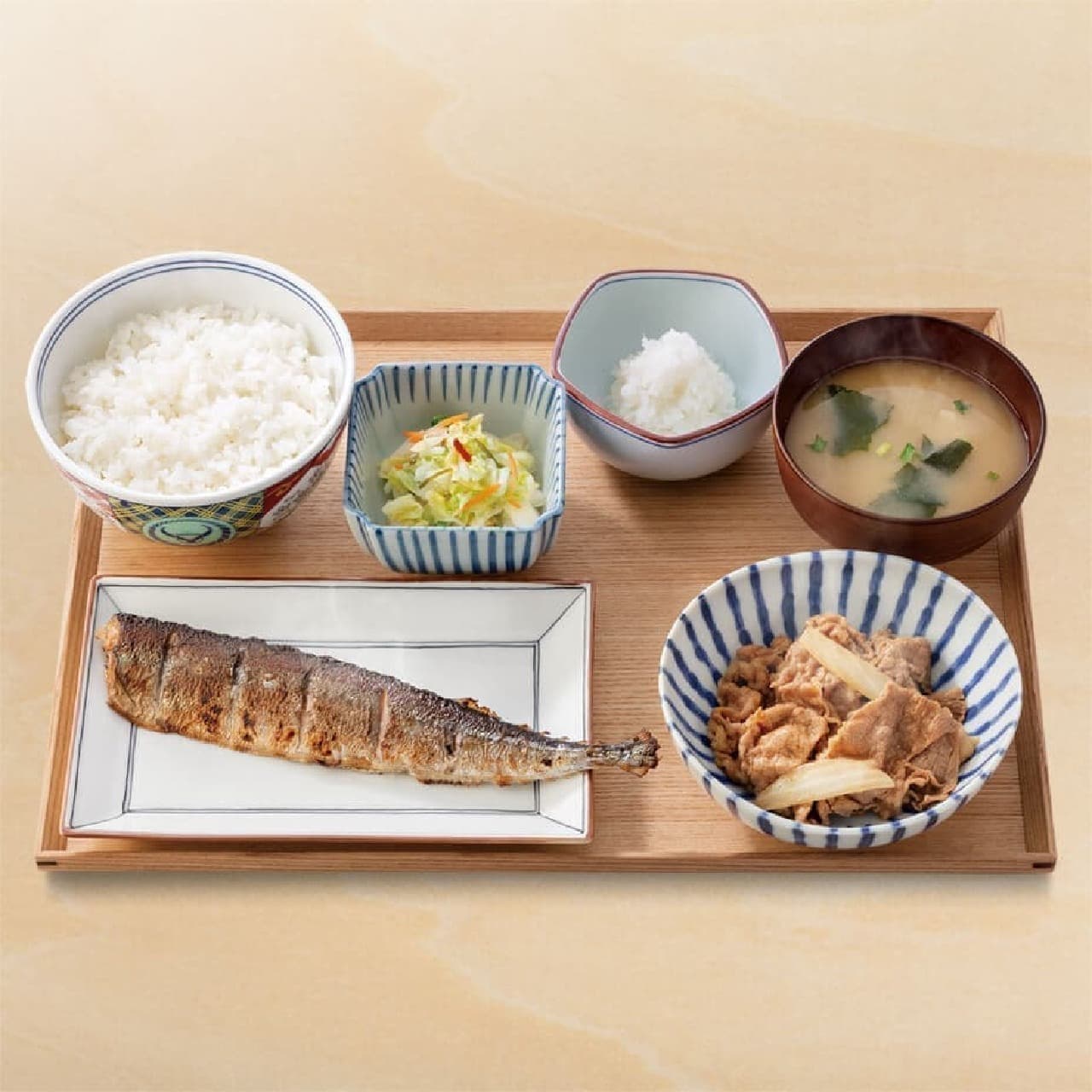 Yoshinoya "Saury charcoal-grilled beef set meal"