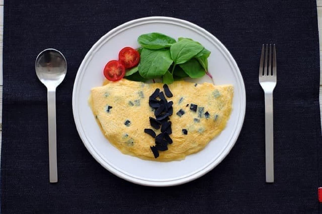 Omelet with "salad stick black truffle flavor"