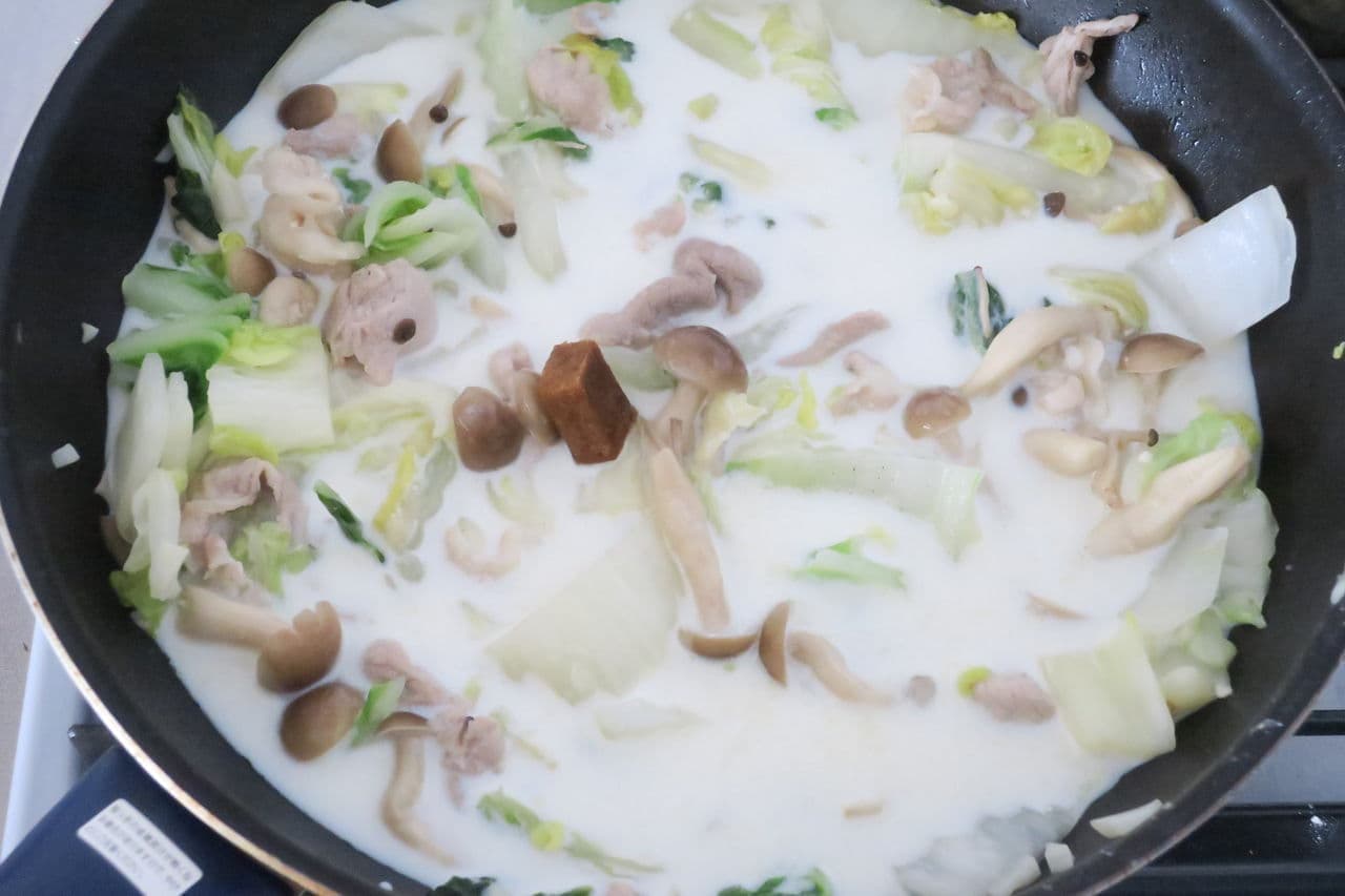 Boiled pork and Chinese cabbage in cream
