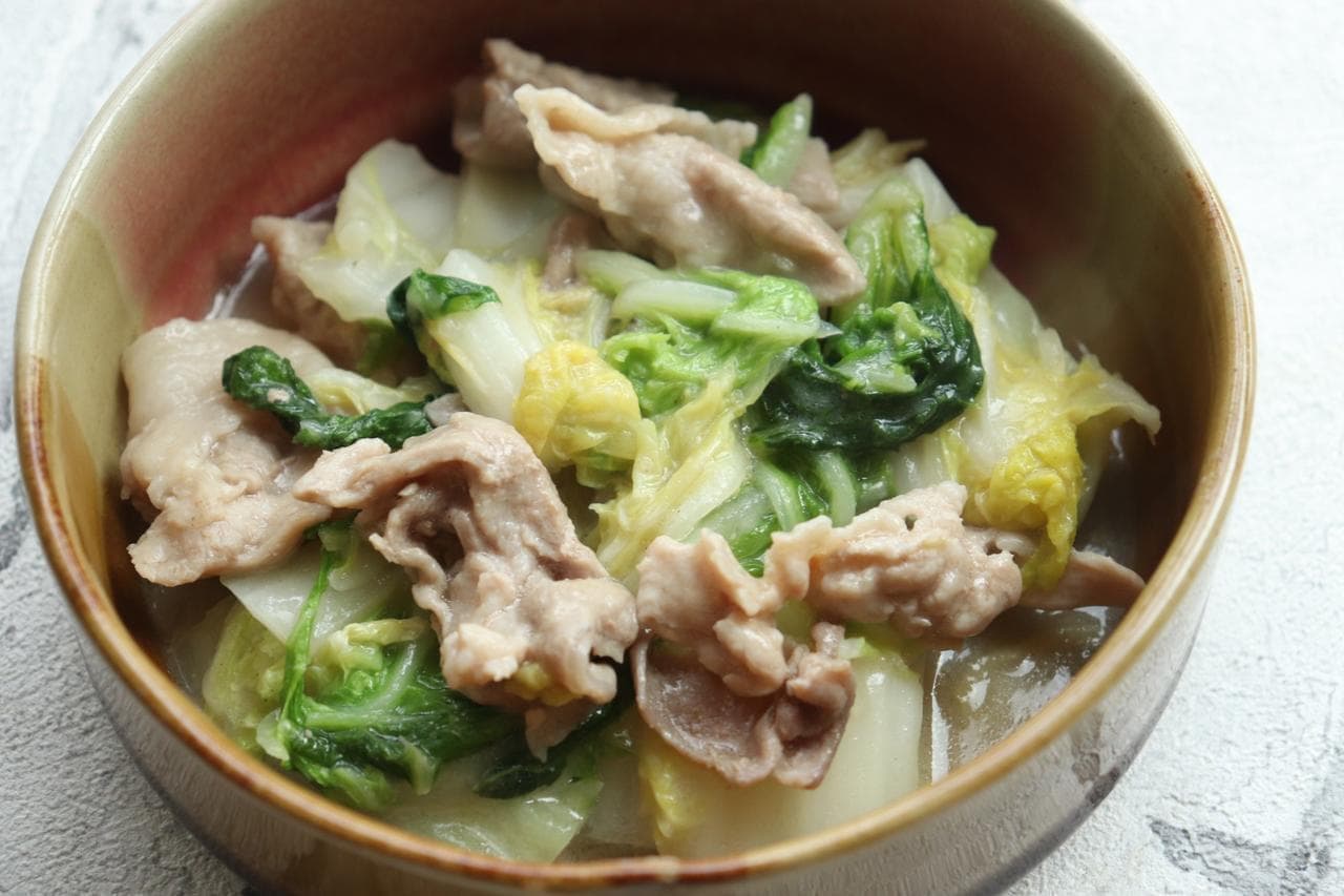 Stir-fried Chinese cabbage and pork with miso mayonnaise