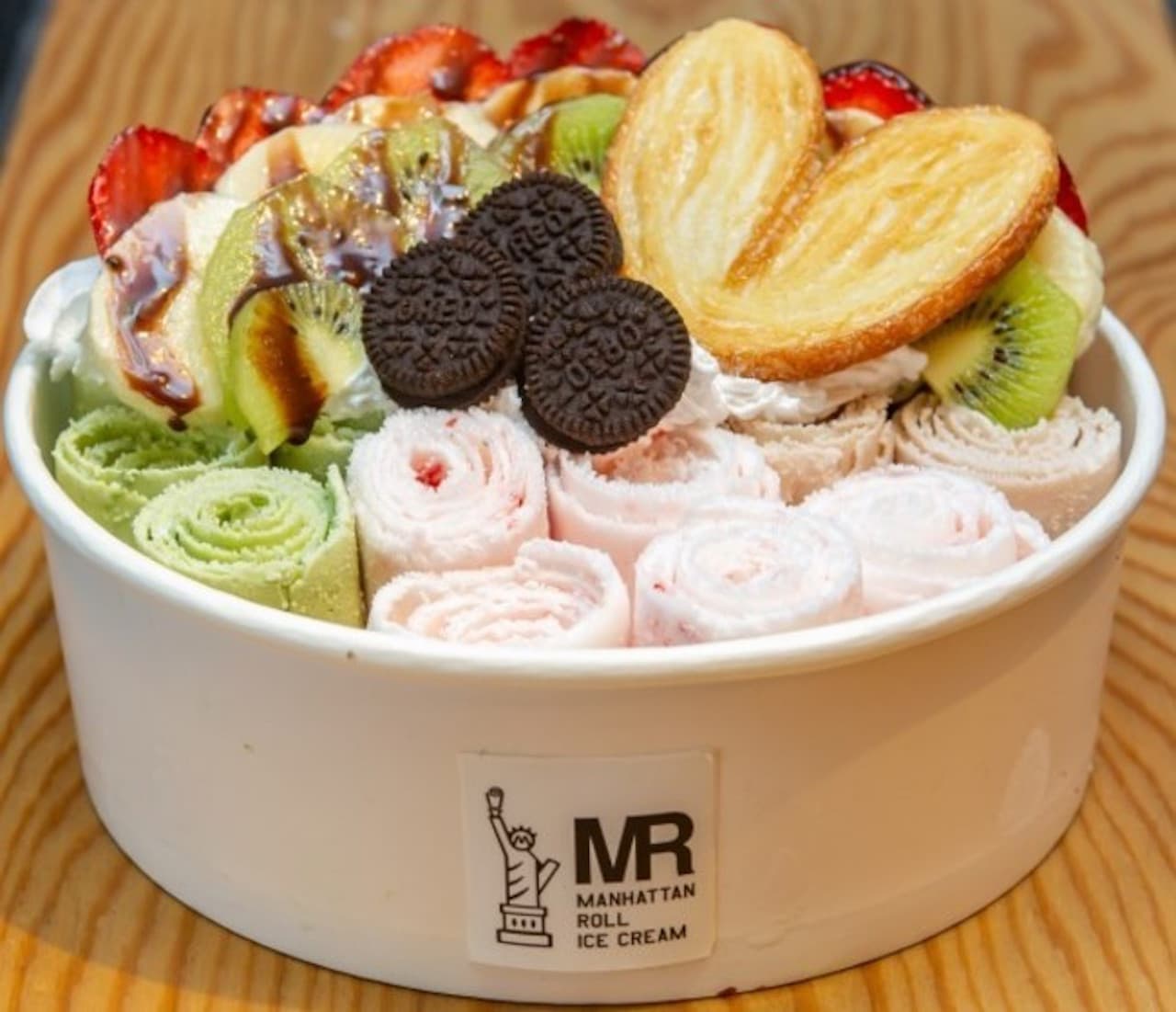 Opened "Manhattan Roll Ice Cream" at Cake.jp