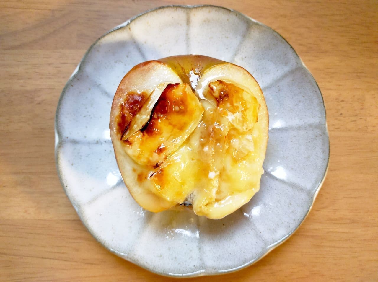「焼きりんごバター＆カマンベール」簡単レシピ