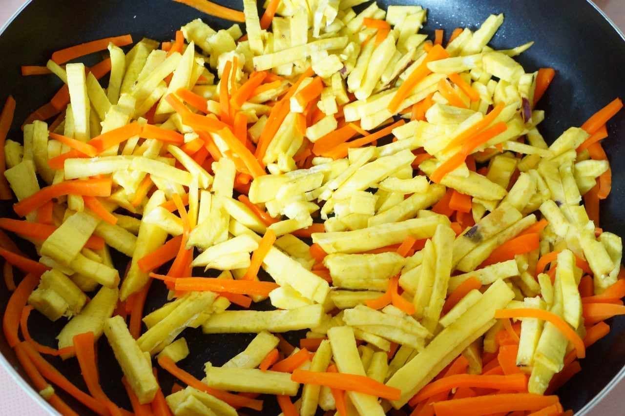 Kinpira of sweet potatoes and carrots