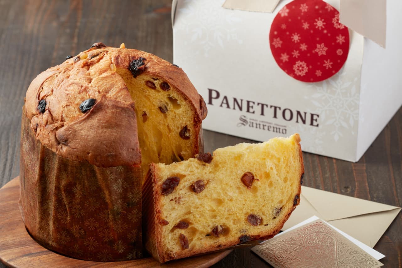 European Xmas confectionery "Stollen" "Panettone" in Donk