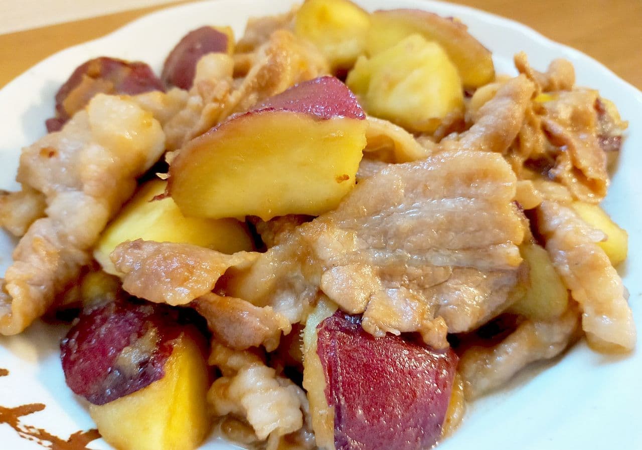 Stir-fried pork roses and sweet potatoes