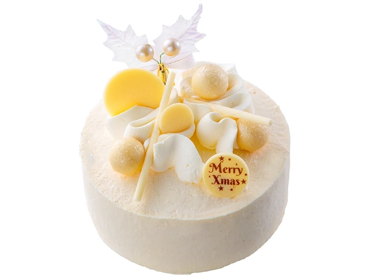 Chateraise "Xmas triple cheese decoration with French cream cheese 15cm"