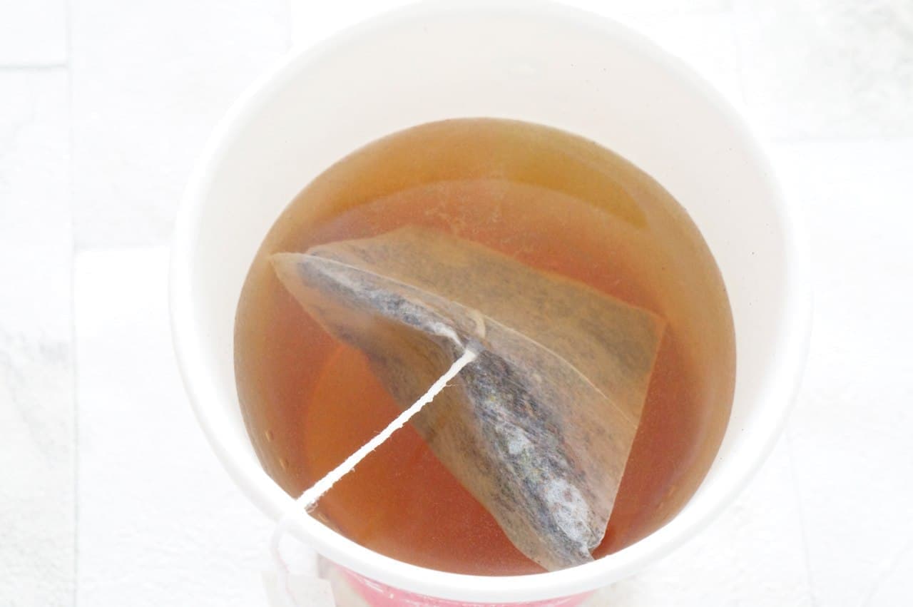 Mug & Pot Cup Tea Strawberry Dongfang Beauty Tea